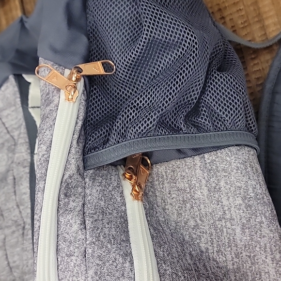 ADIDAS gray rose gold Backpack EXCELLENT! - Picture 3 of 5
